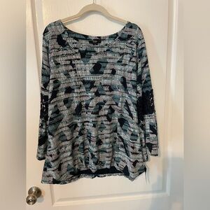 ALFANI NWT 2X Abstract Patterned Blouse in Blue, Green and Black